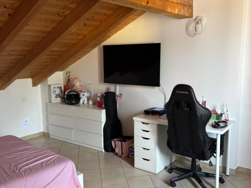 Appartamento a Trecate in Via Adua - Foto 5