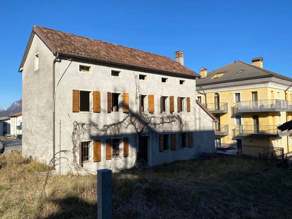 Casa indipendente a Ponte nelle alpi in Frazione Col Di Cugnan S.N.C. - Foto 1