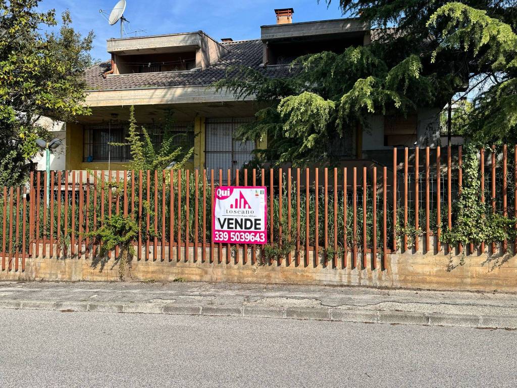 Villa a Avezzano in Via dei Tulipani - Foto 3