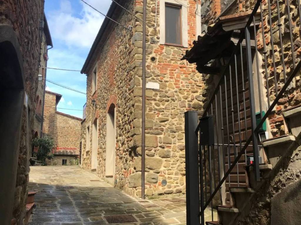 Casa indipendente a Bucine in Via del Tempio - Foto 5