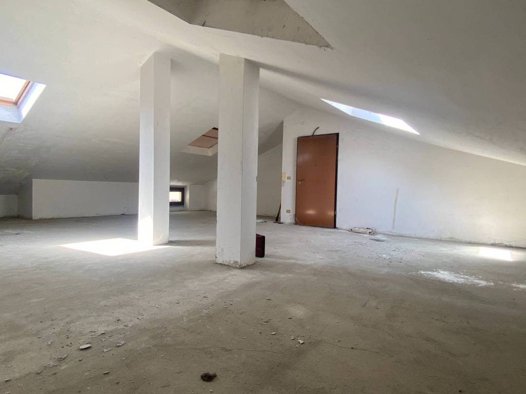 Loft / open space a Monasterolo di savigliano in Via Monviso - Foto 3