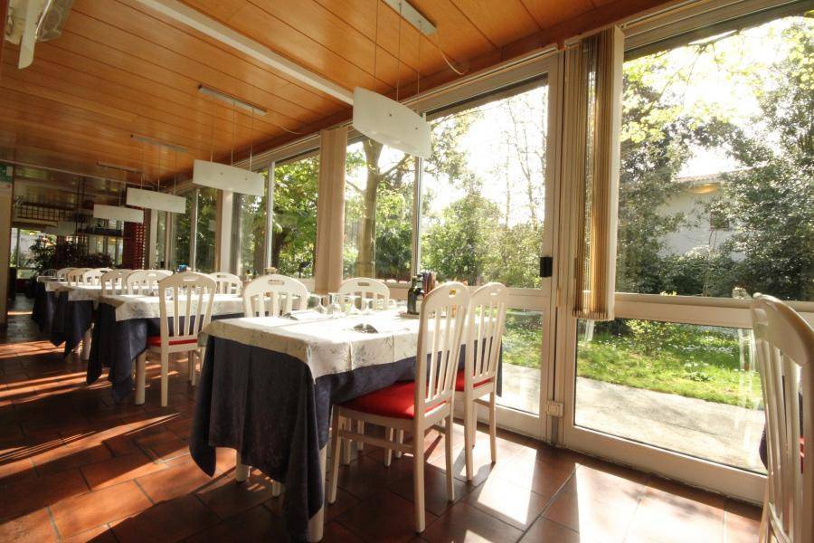 Palazzo / stabile a Grado in Viale dei Pesci, 13 - Foto 2