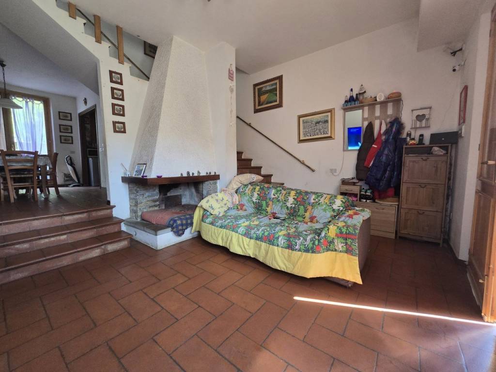 Casa indipendente a Pistoia in VIA DI SAMMOMME' - Foto 2