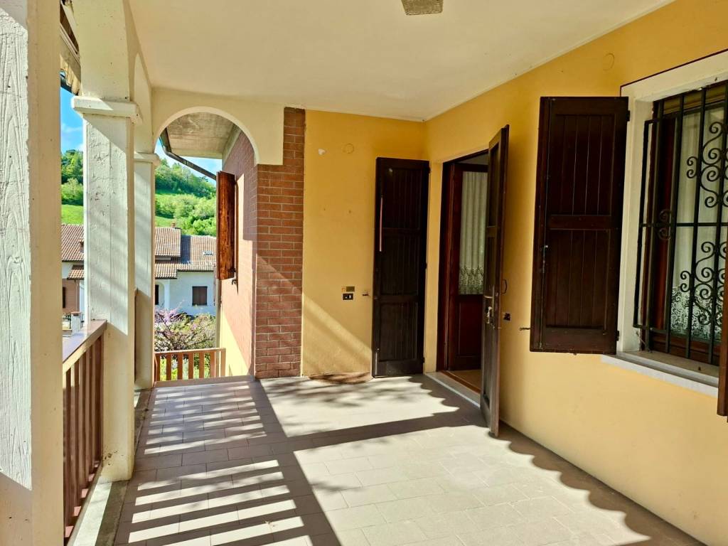 Villa a Baiso in Via Montecchio - Foto 4