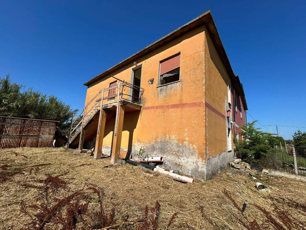 Villa a Aprilia in Via Selciatella - Foto 4