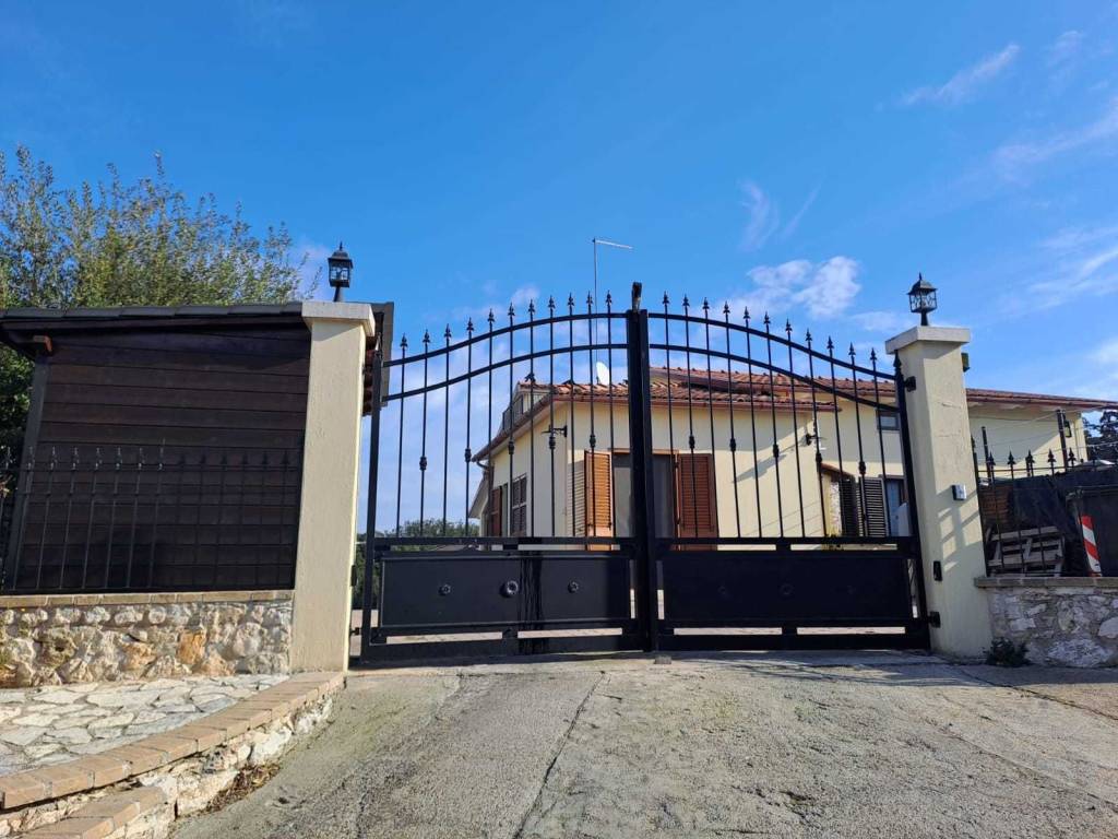 Villa a Amelia in Str. Provinciale - Foto 2