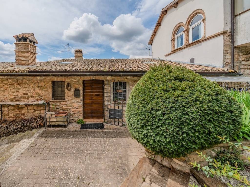 Rustico / casale a Valtopina in Via Roma - Foto 3