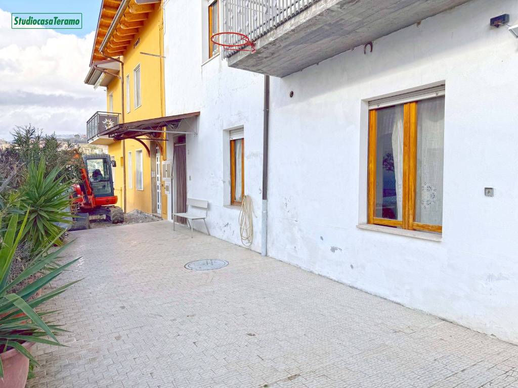 Appartamento a Teramo in Via Monti della Laga - Foto 3