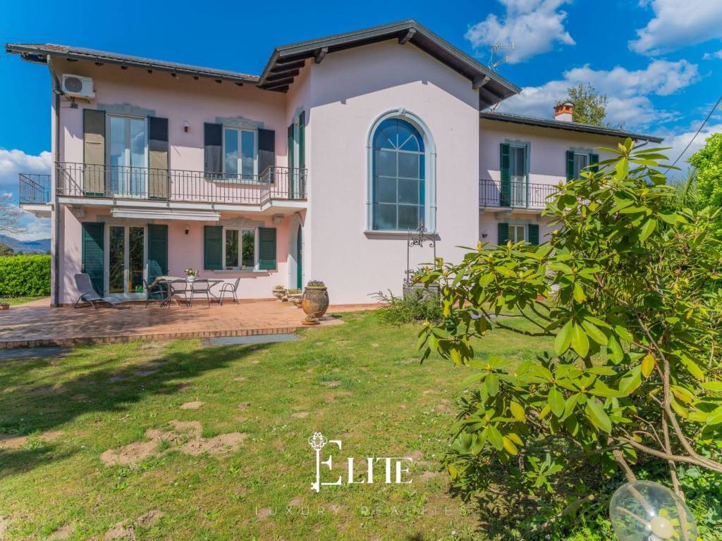 Villa a Sesto calende in Via Idroscalo, 13 - Foto 2