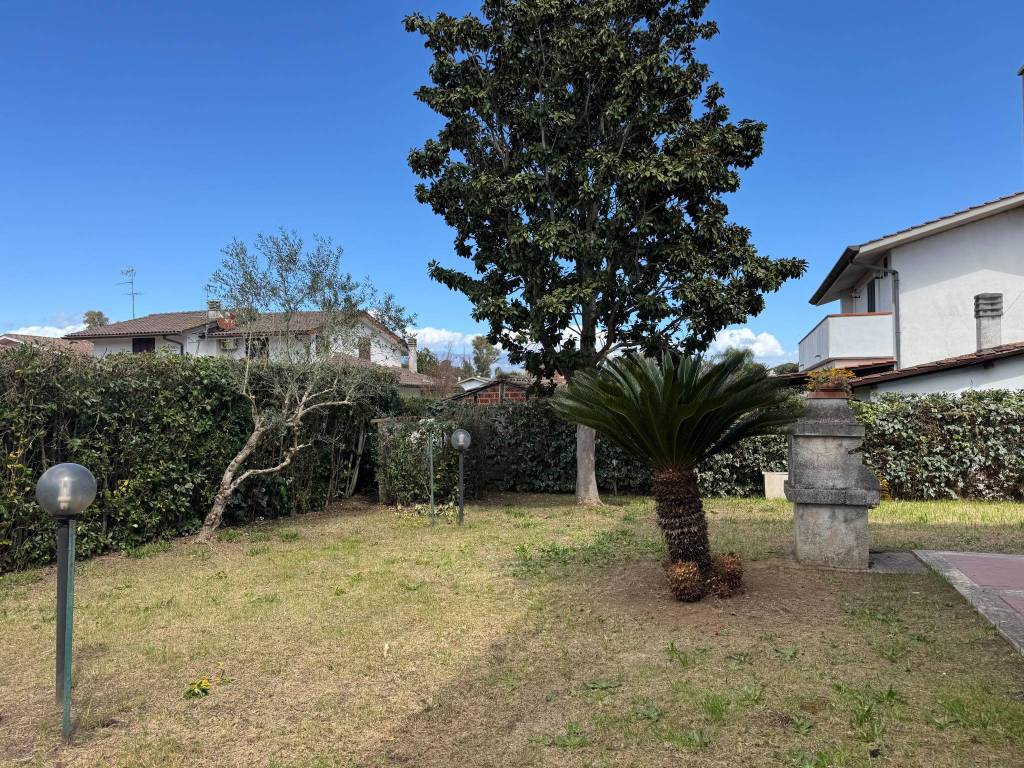 Villa a Sabaudia in Via Cristoforo Colombo - Foto 3