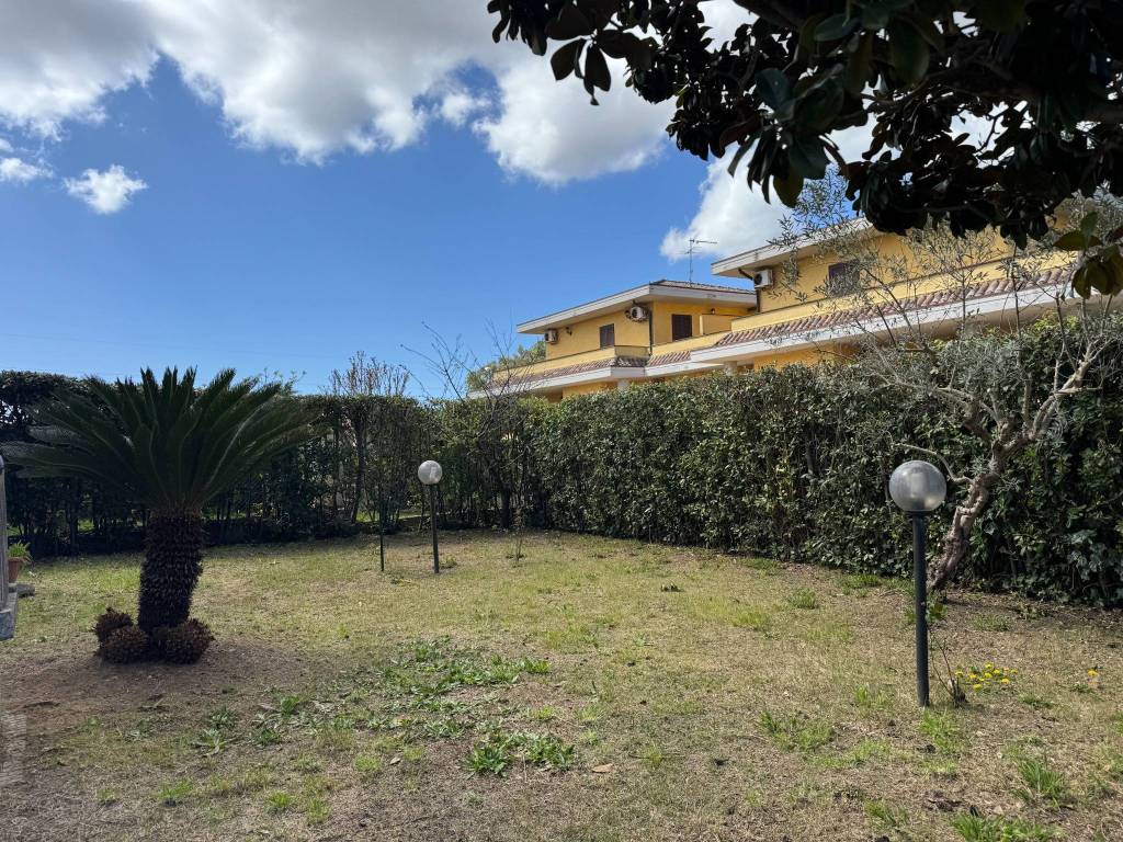 Villa a Sabaudia in Via Cristoforo Colombo - Foto 5