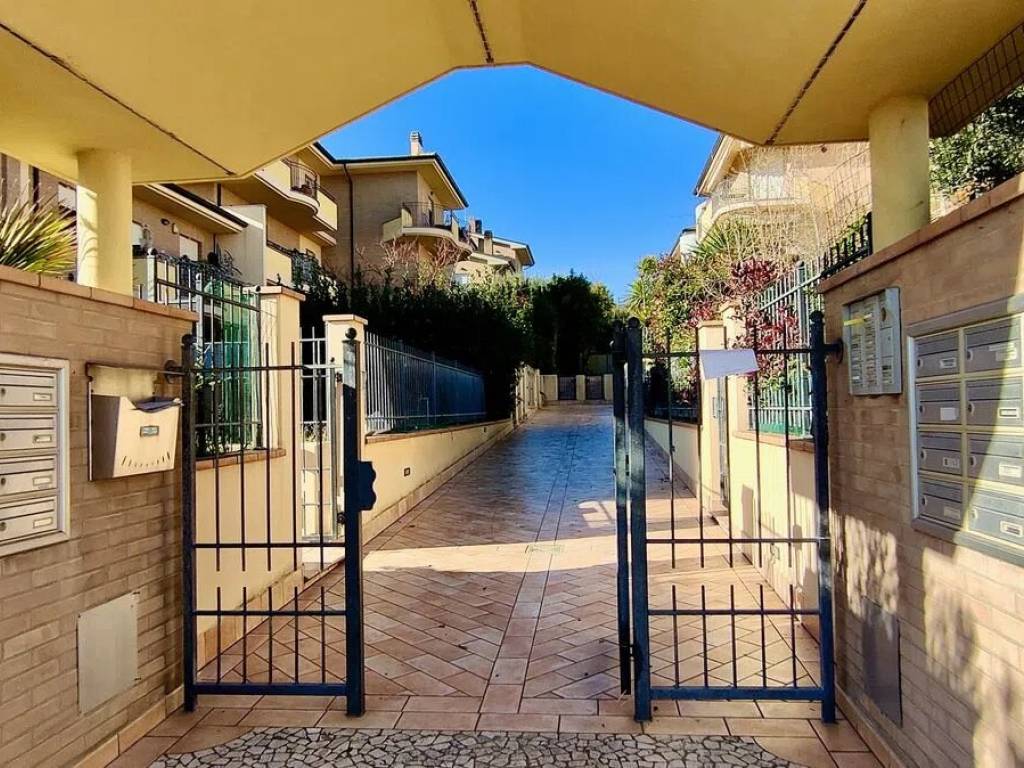 Appartamento a Altidona in Via Aprutina, 93 - Foto 2