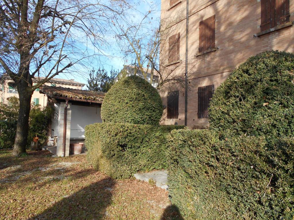 Villa a Quattro castella in Via Vittorio Veneto - Foto 3