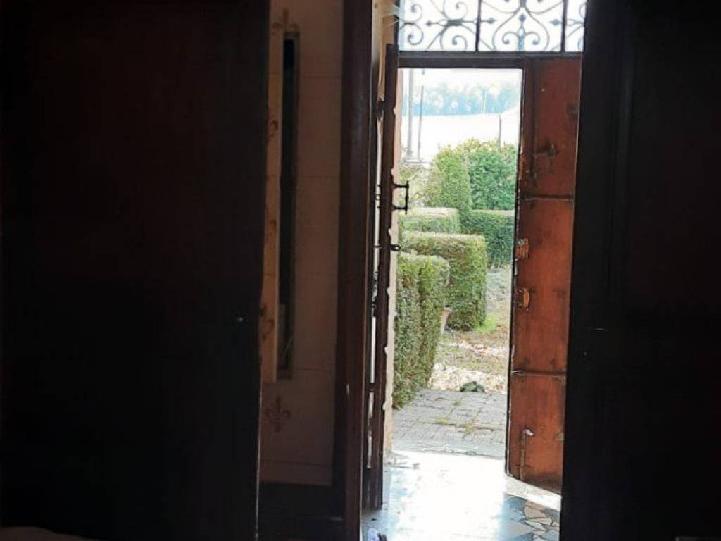 Villa a Quattro castella in Via Vittorio Veneto - Foto 4