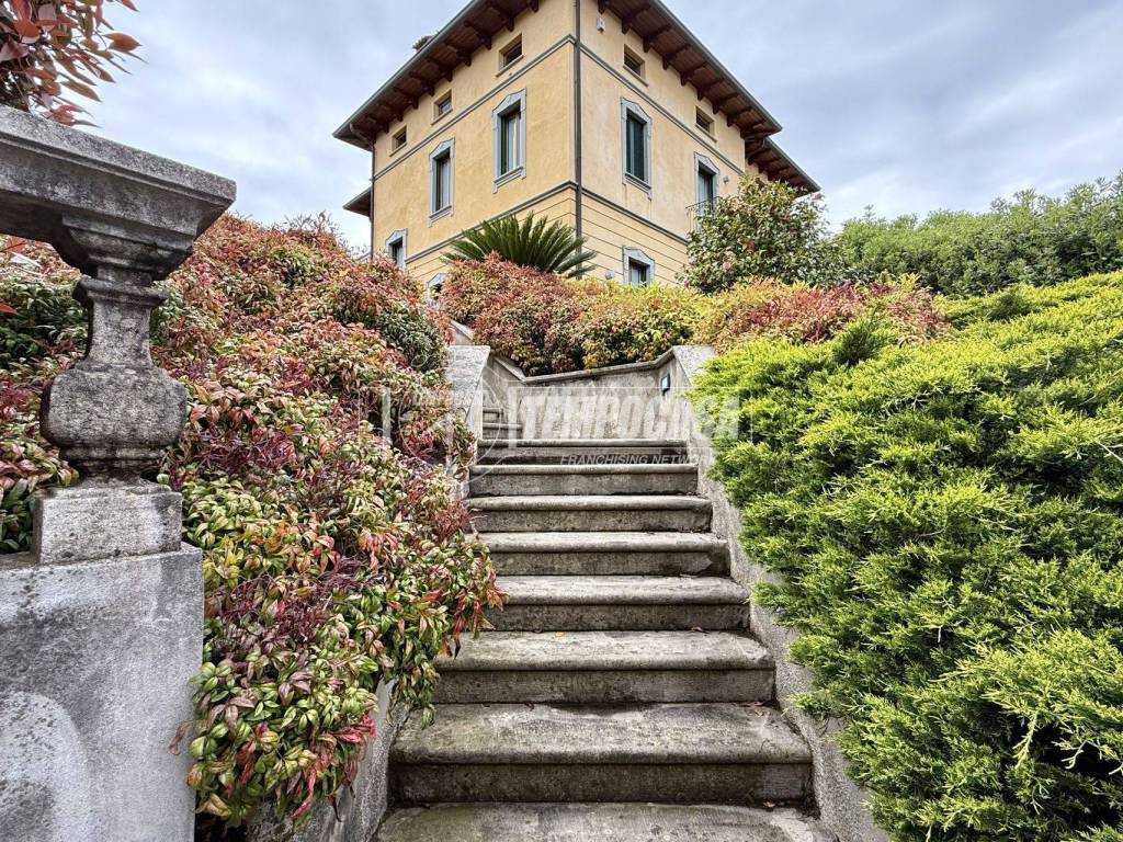 Villa a Calco in Via Vittorio Veneto 9 - Foto 2