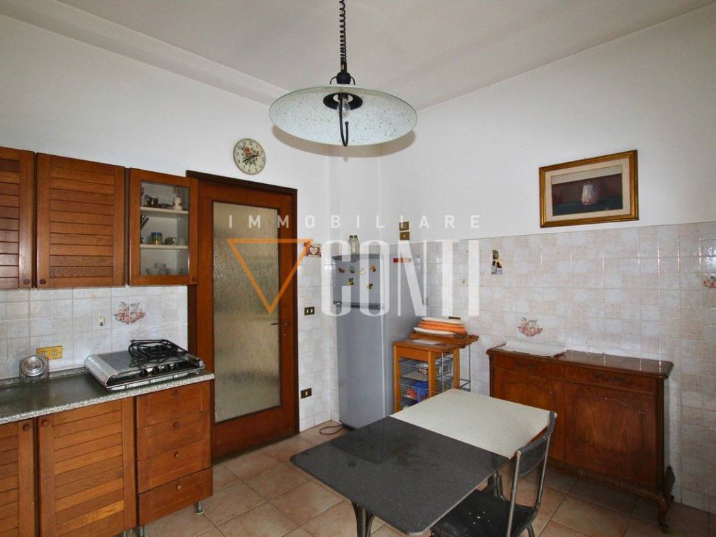 Appartamento a Porto ceresio in Via delle Ortensie - Foto 4