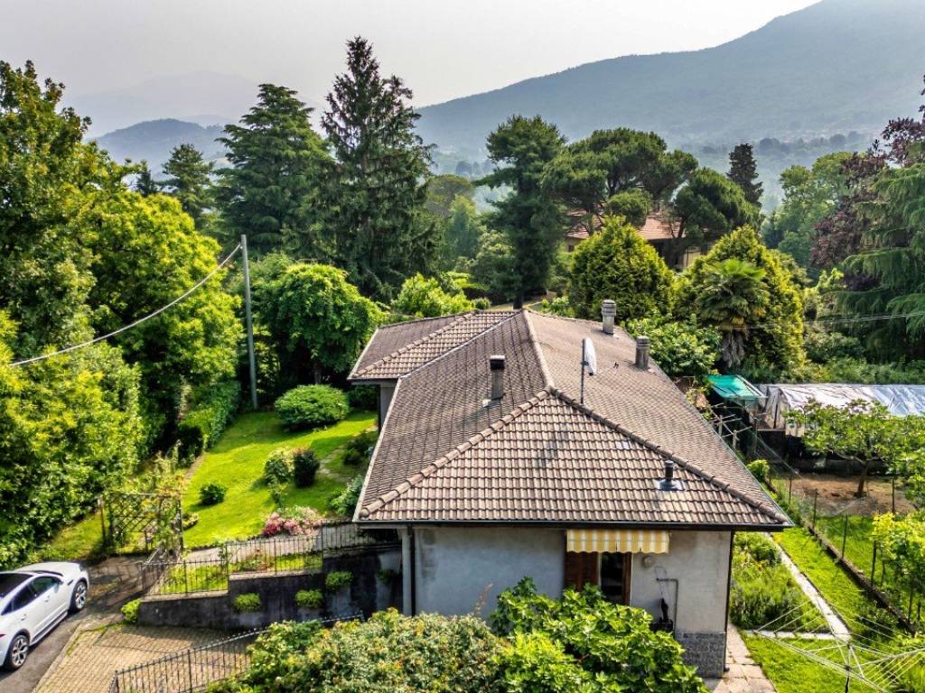 Villa a Castelveccana in via giuseppe fanciulli, 10 - Foto 3