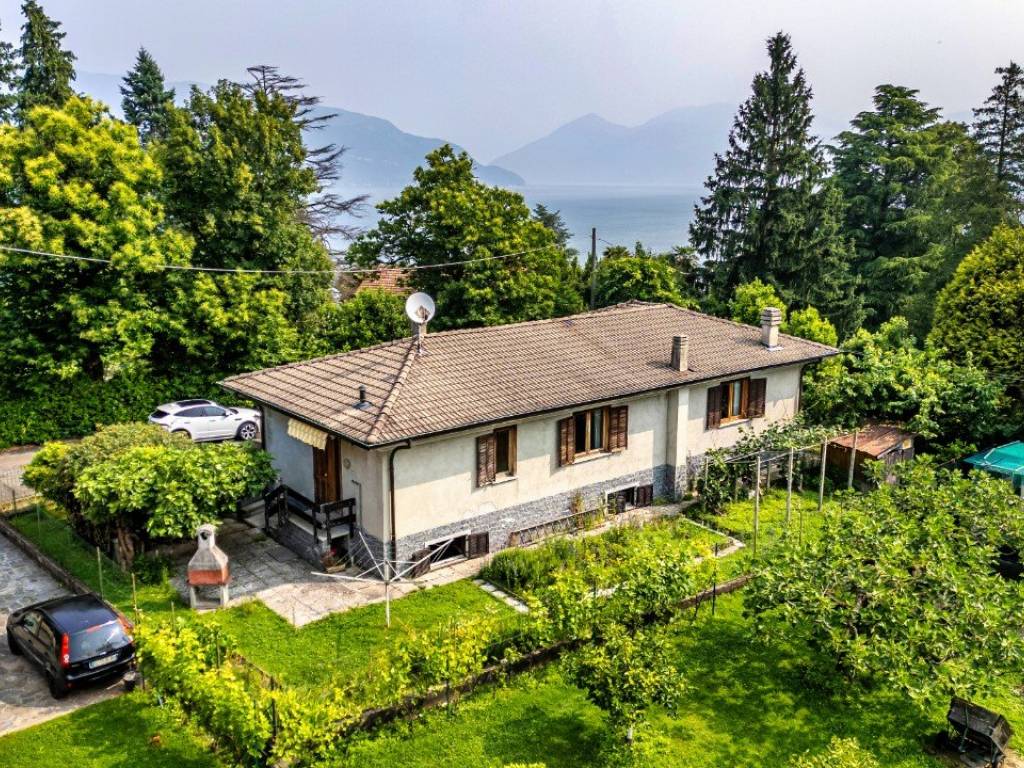 Villa a Castelveccana in via giuseppe fanciulli, 10 - Foto 4