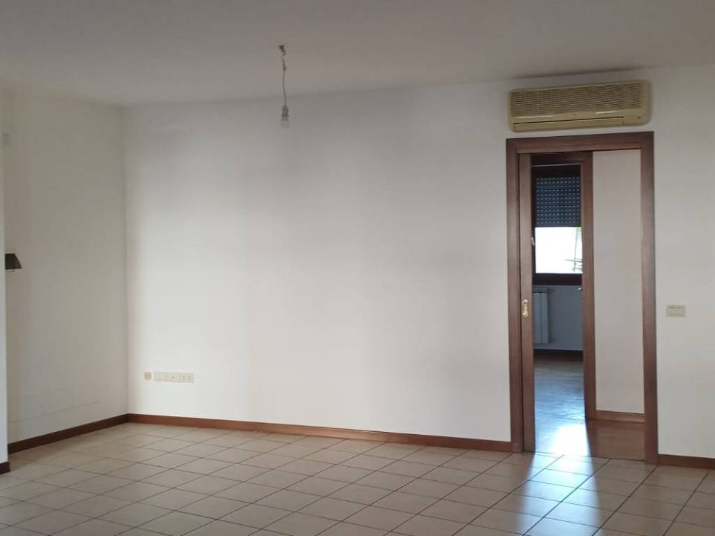 Appartamento a Pordenone in Via Ippolito Nievo - Foto 3