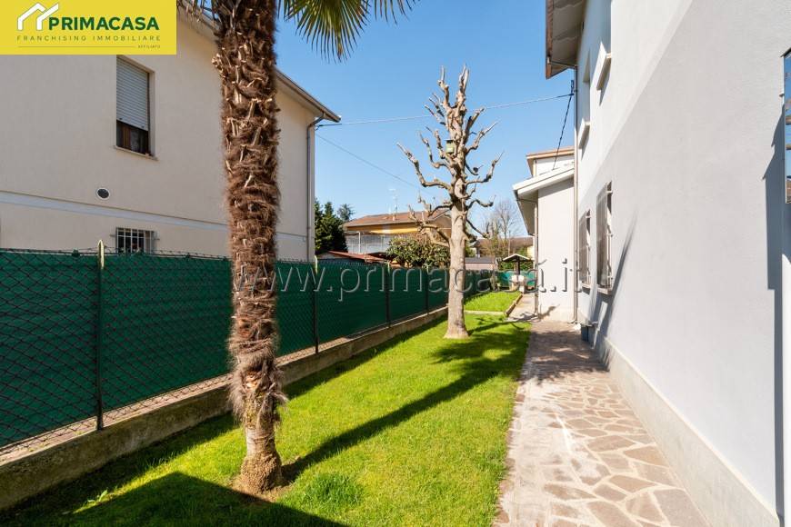 Casa indipendente a Correggio in Via Giuseppe Di Vittorio, 14 - Foto 2