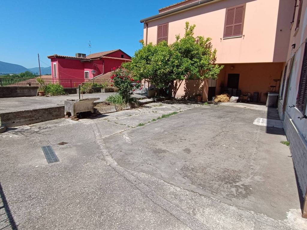 Casa indipendente a Ceccano in Via Sterparo, 49 - Foto 2