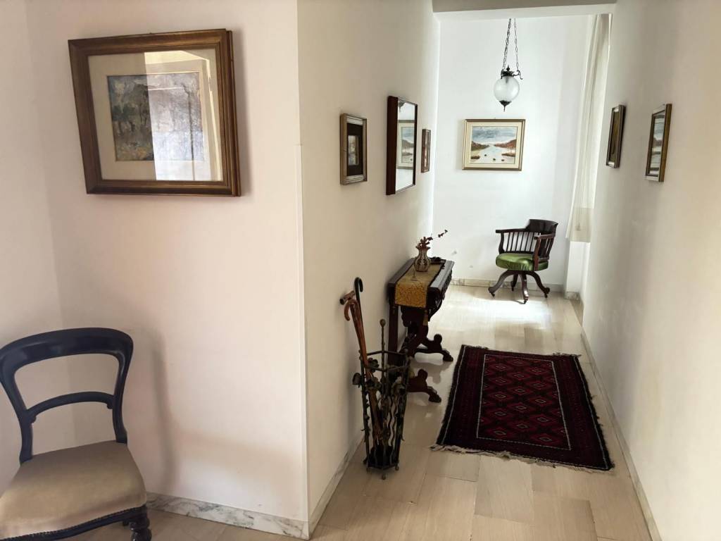 Appartamento a Crotone in Via Vittorio Veneto - Foto 2
