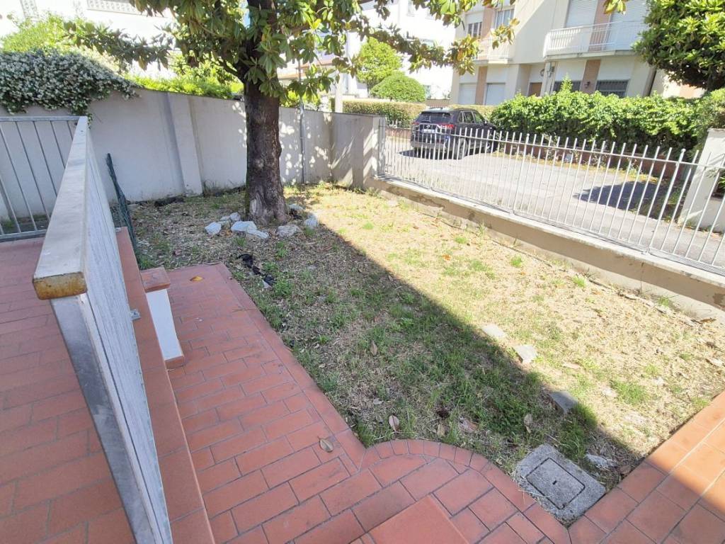 Appartamento a Viareggio in Via Udine, 41 - Foto 3
