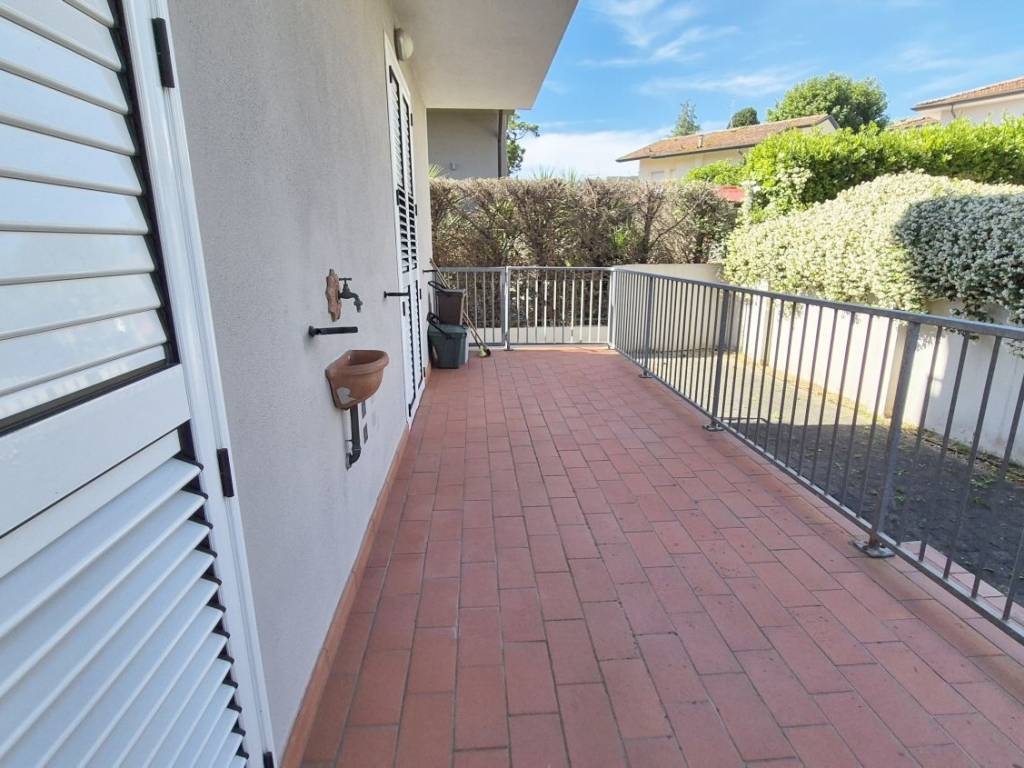 Appartamento a Viareggio in Via Udine, 41 - Foto 4