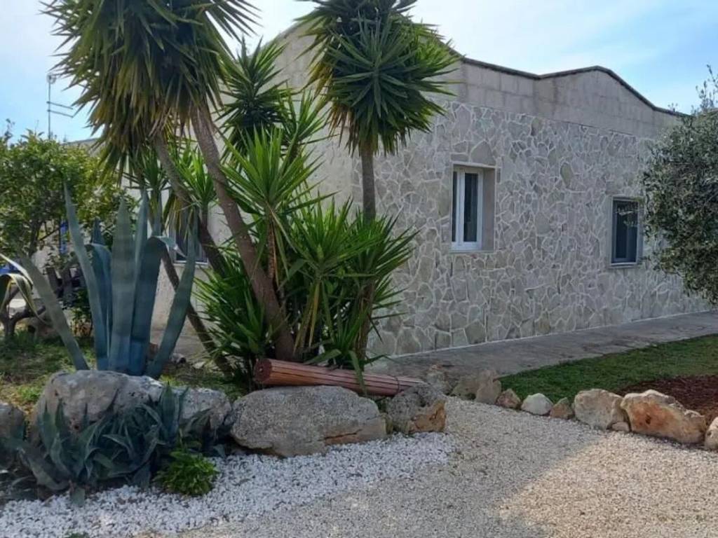 Rustico / casale a Ceglie messapica in Contrada Falascuso S.N.C. - Foto 3