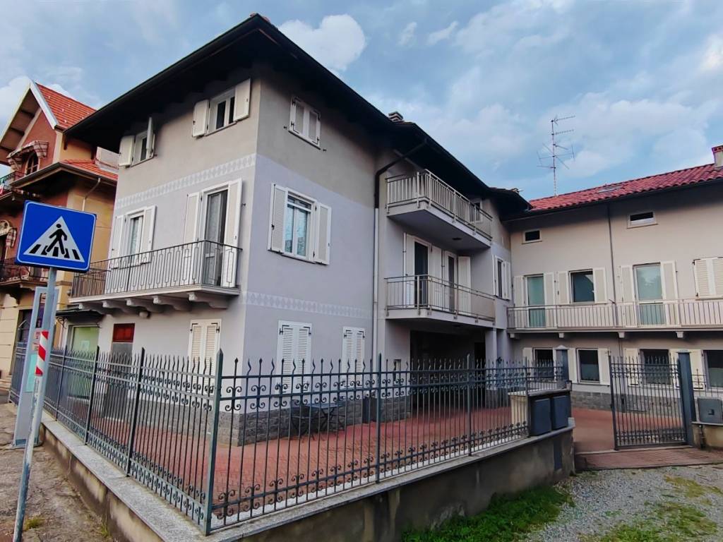 Villa a Lessona in Piazza Mario Graziola, 4 - Foto 2