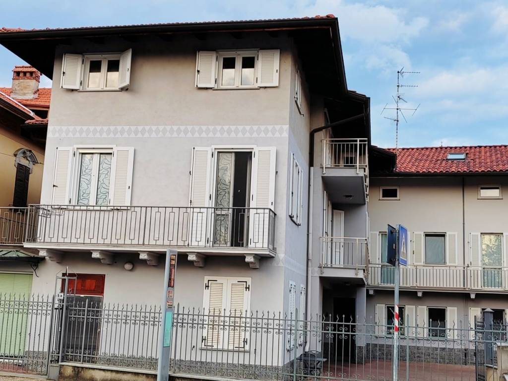 Villa a Lessona in Piazza Mario Graziola, 4 - Foto 3