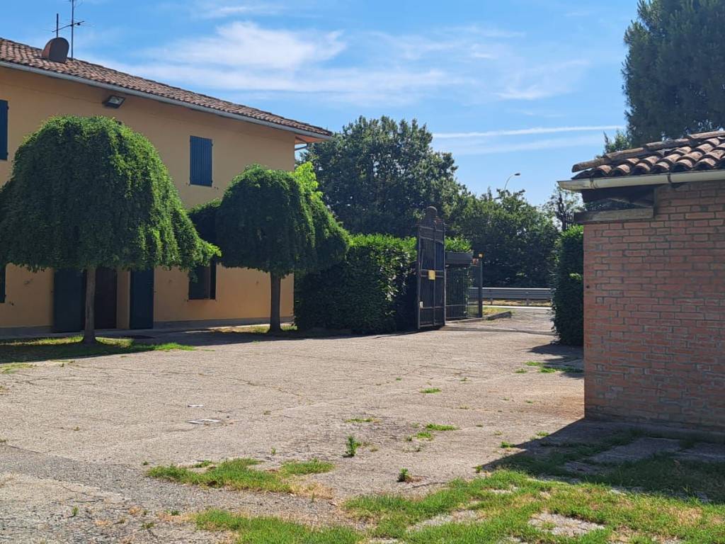 Villa a Castel maggiore in Via Saliceto, 28 - Foto 4