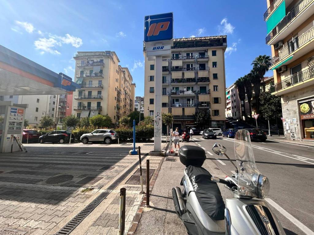 Appartamento a Salerno in Piazza Pasquale Naddeo, 4 - Foto 2