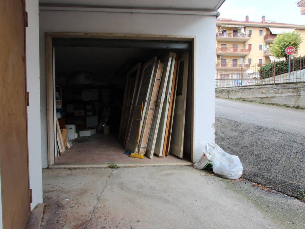 Box / garage a Folignano in Via Cuneo, 53 - Foto 2