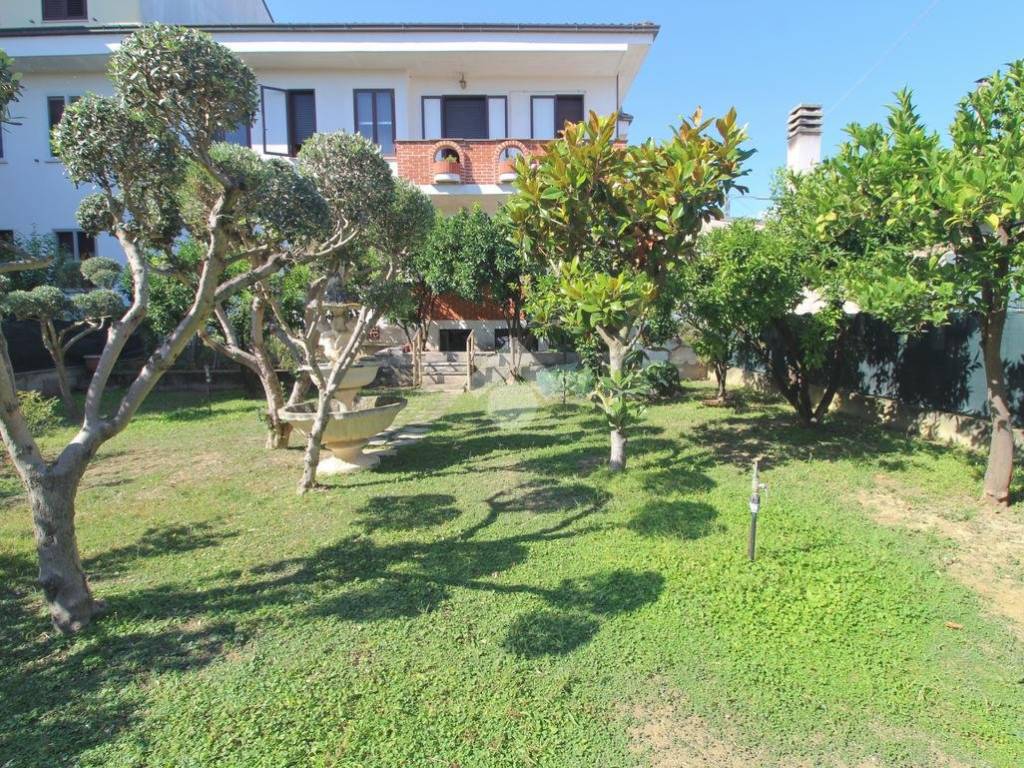 Villa a Giulianova in Via Fonte San Flaviano, 11 - Foto 3