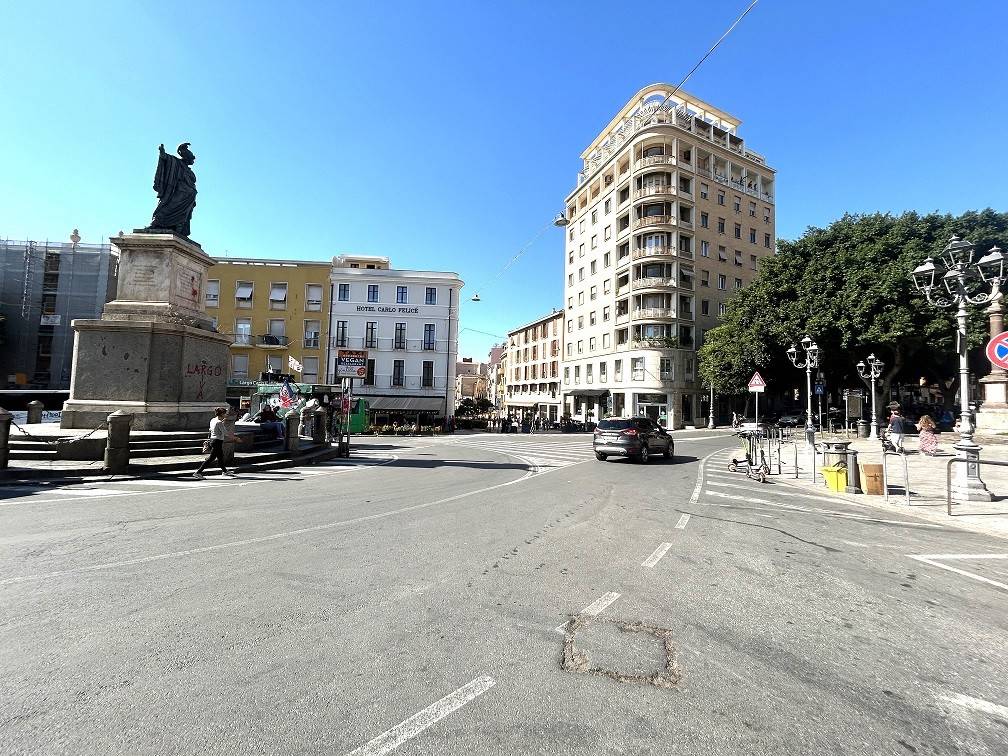 Palazzo / stabile a Cagliari - Foto 4