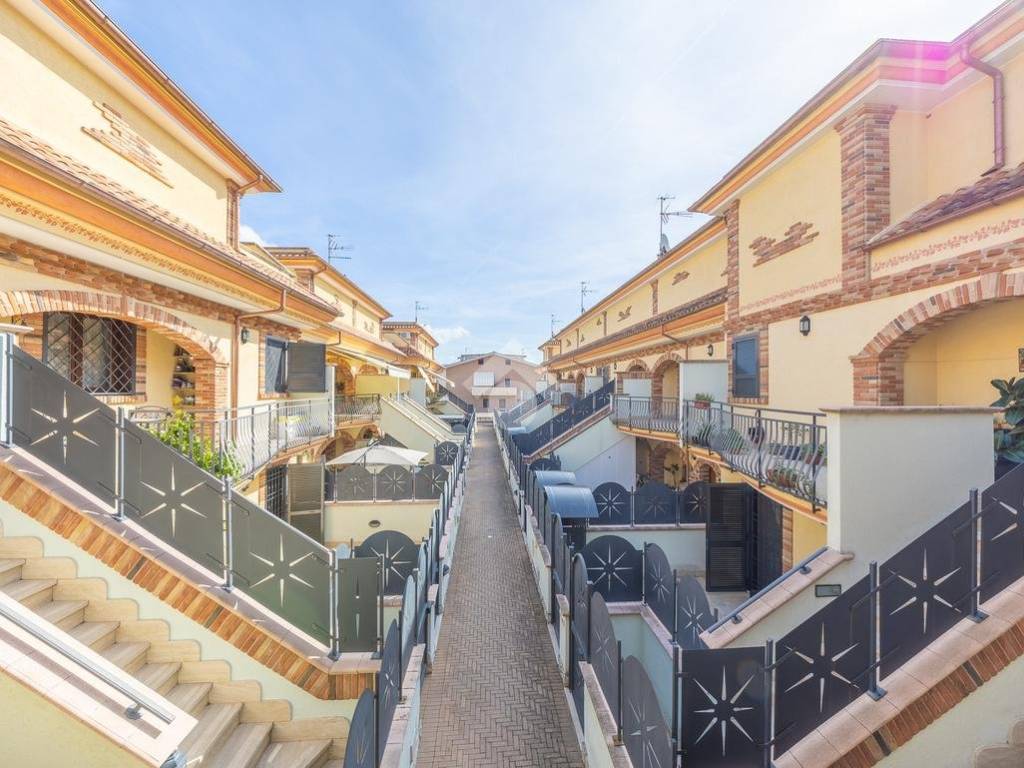 Appartamento a Tivoli in Via Giovanni Verga, 59 - Foto 2