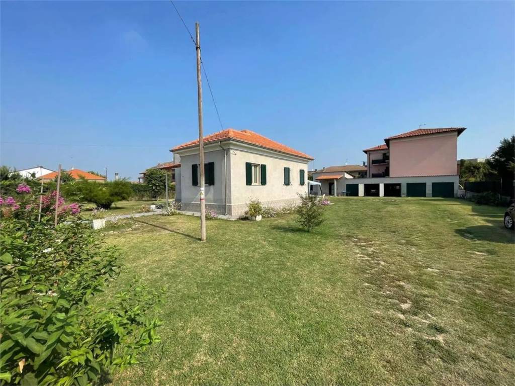 Villa a Alessandria in Neighbourhood: Spinetta - Foto 3