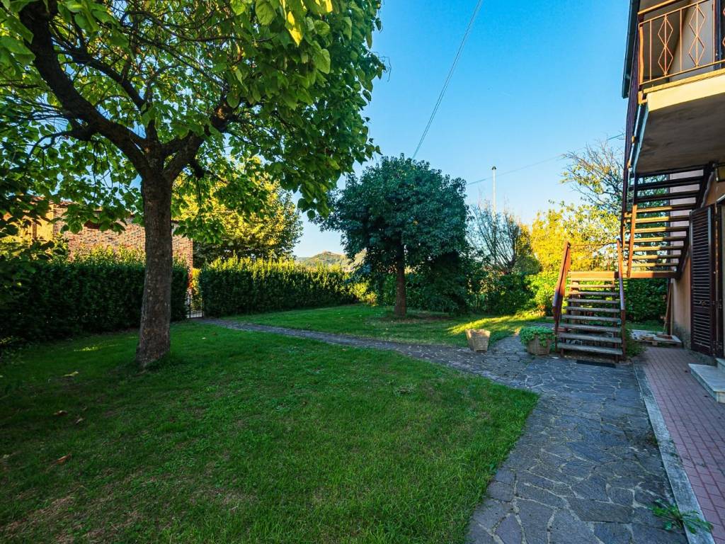 Villa a Massa e cozzile in Via Giacomo Leopardi - Foto 4