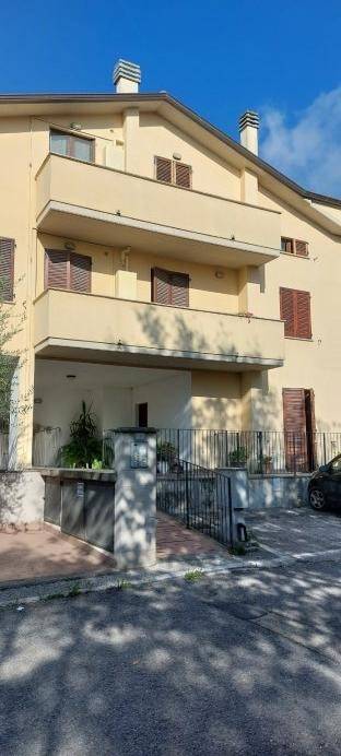 Appartamento a Passignano sul trasimeno in Via Irma Ricci - Foto 2
