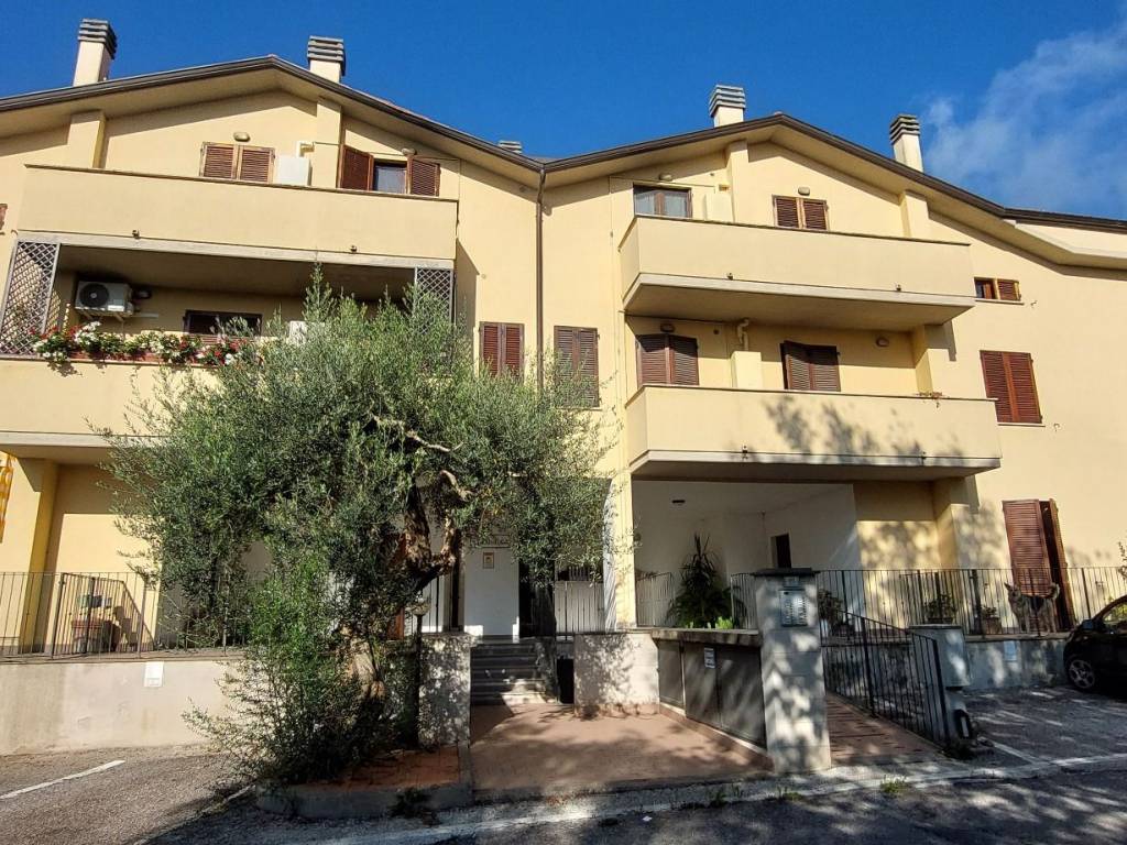 Appartamento a Passignano sul trasimeno in Via Irma Ricci - Foto 4