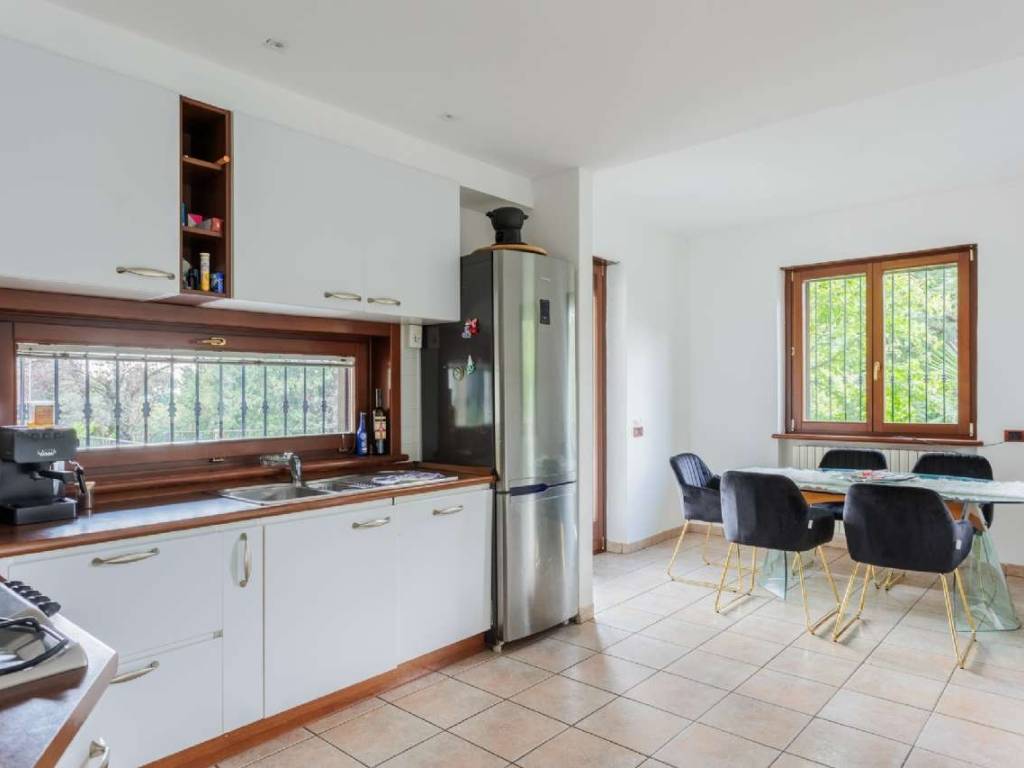 Villa a Binago in via della Baia - Foto 3