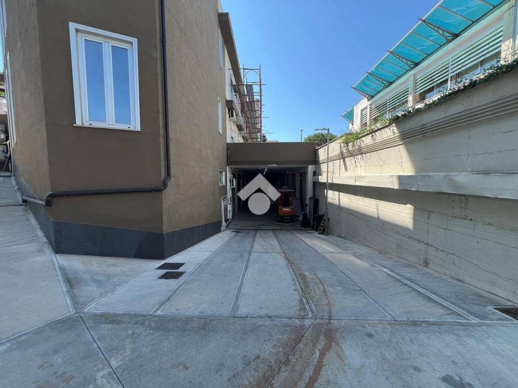 Box / garage a Cercola in Viale dei Gerani, 1 - Foto 5