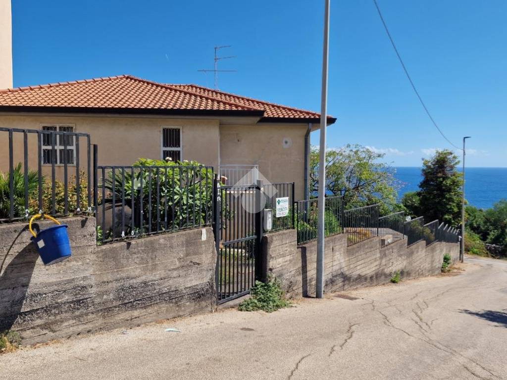 Appartamento a Aci castello in Via Concetto Marletta, 17 - Foto 4