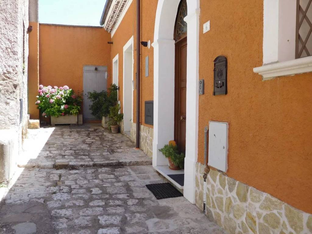 Appartamento a Pignola in Piazza Vittorio Emanuele, 8 - Foto 2