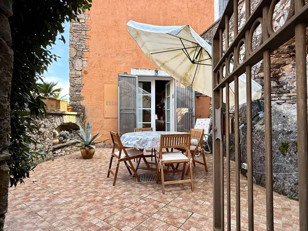 Appartamento a Beverino in Via Zuccarello, 3 - Foto 3