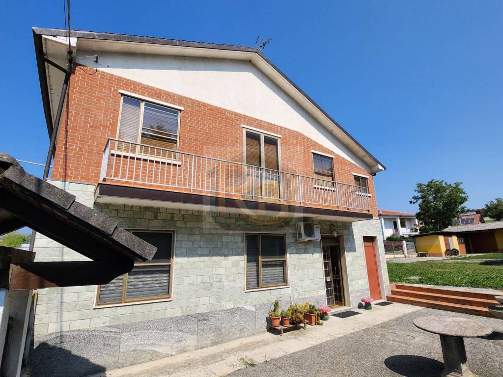 Casa indipendente a Robella in Via Torino, 12 - Foto 2