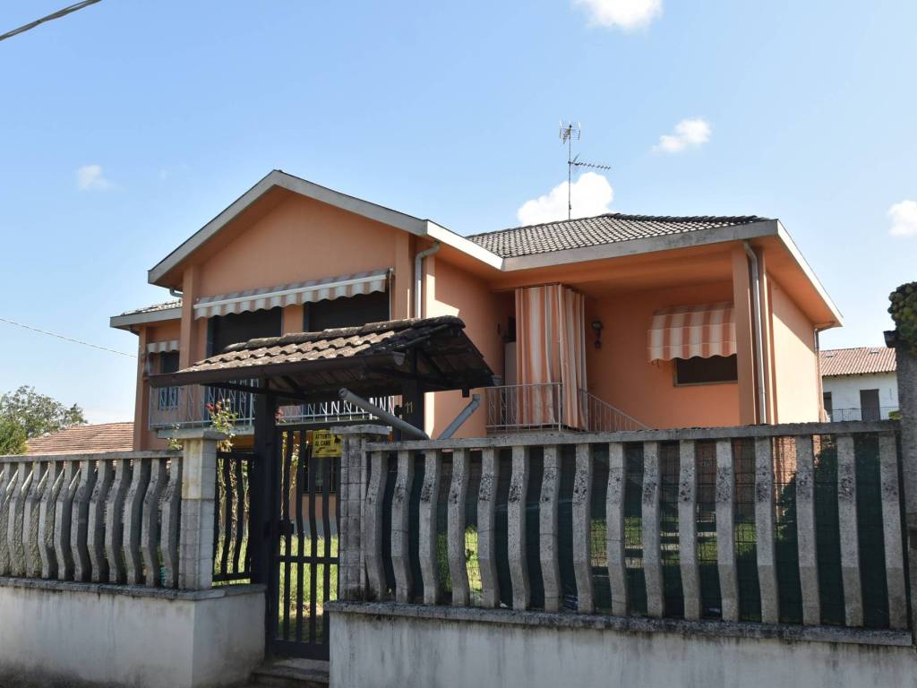 Villa a Palestro in Via Indipendenza, 11 - Foto 2