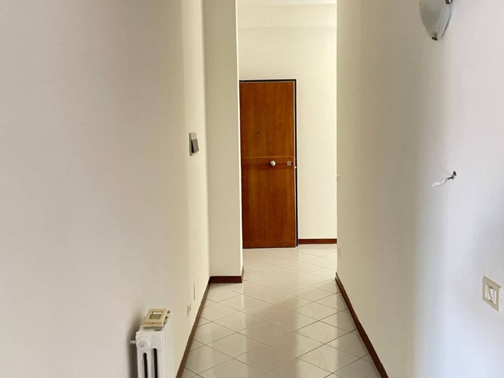 Appartamento a Pontedera in Piazza Martiri della Libertà - Foto 4