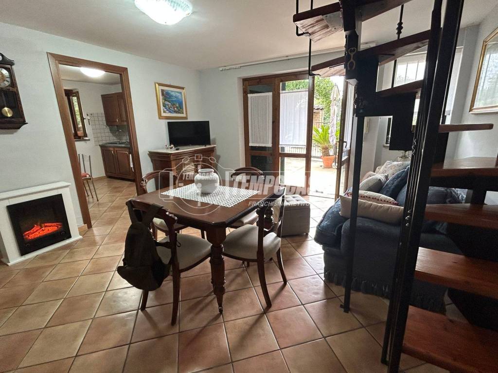 Appartamento a Oriolo romano in Via delle Cerase, 19 - Foto 4